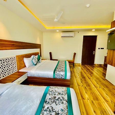 Hotel White House Walking Distance From Golden Temple- With Parking Amritsar Exterior photo
