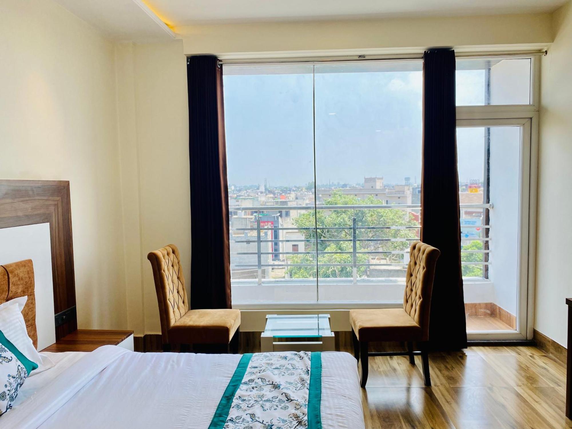 Hotel White House Walking Distance From Golden Temple- With Parking Amritsar Exterior photo