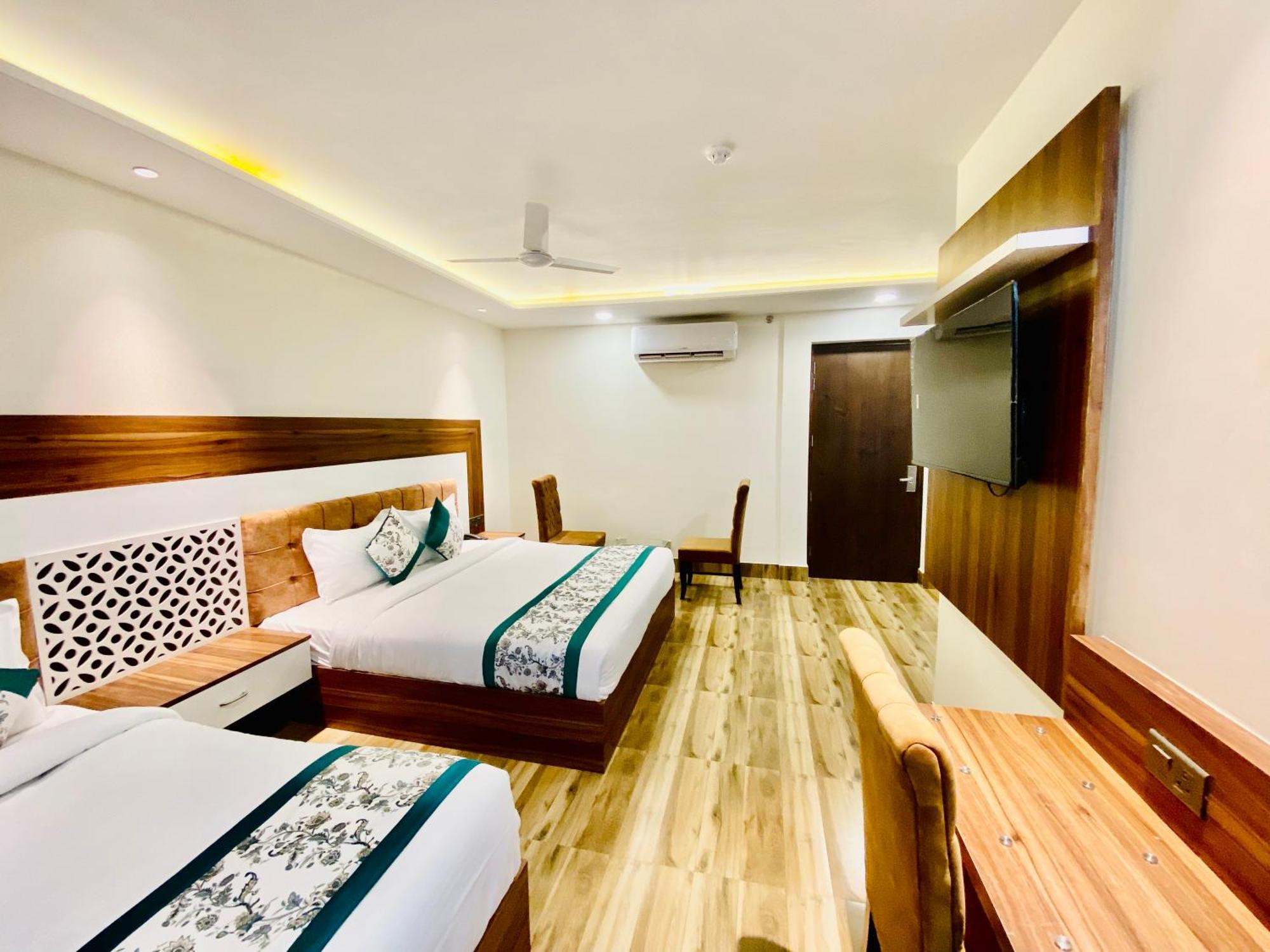 Hotel White House Walking Distance From Golden Temple- With Parking Amritsar Exterior photo