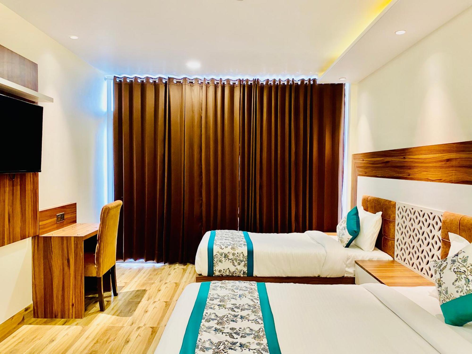 Hotel White House Walking Distance From Golden Temple- With Parking Amritsar Exterior photo