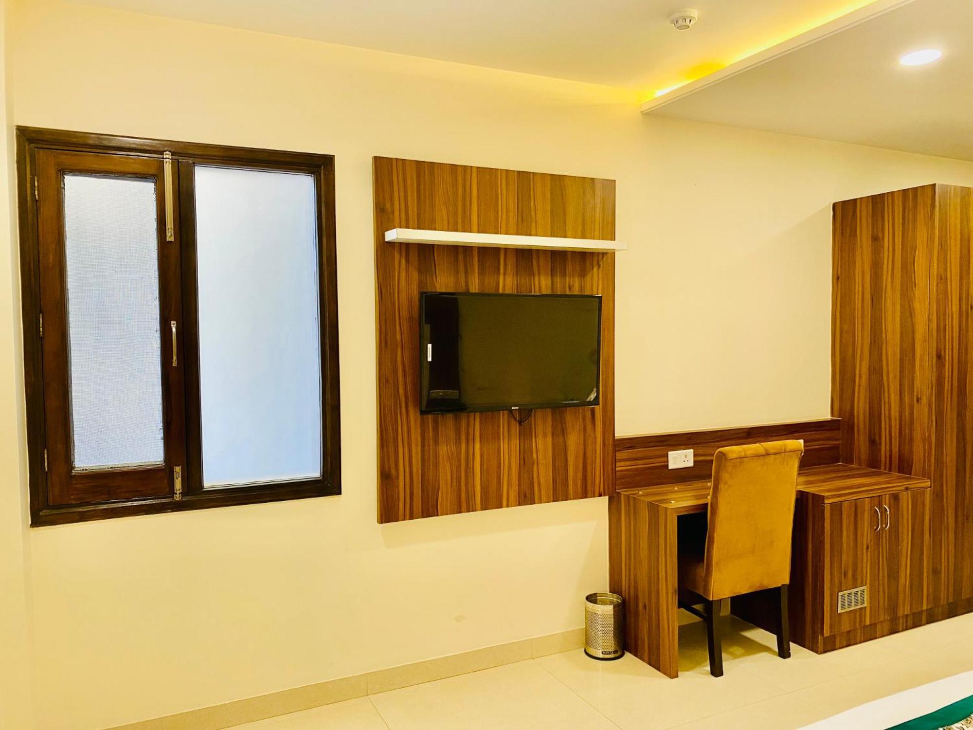 Hotel White House Walking Distance From Golden Temple- With Parking Amritsar Exterior photo