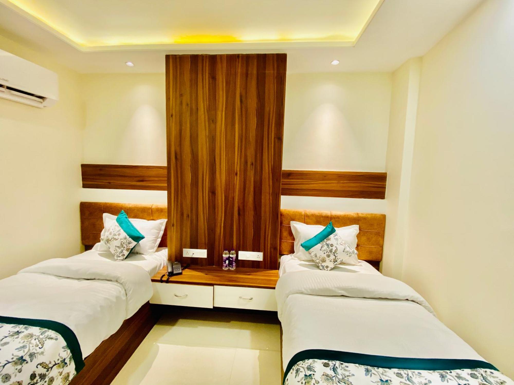Hotel White House Walking Distance From Golden Temple- With Parking Amritsar Exterior photo