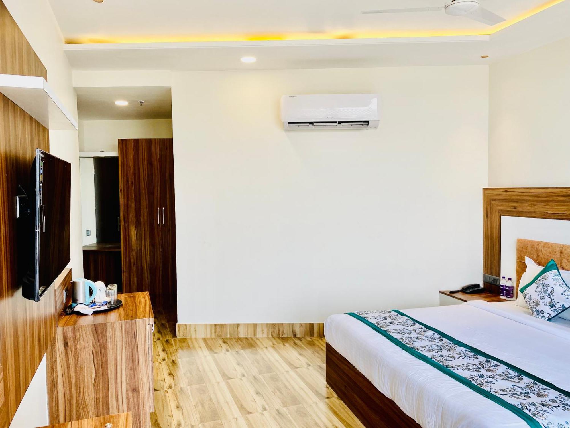 Hotel White House Walking Distance From Golden Temple- With Parking Amritsar Exterior photo